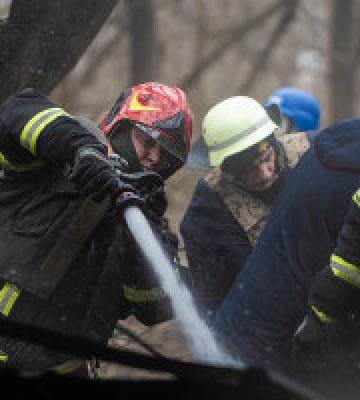 Рятувальники ліквідували наслідки ранкової атаки на Київ 