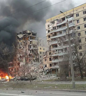 Чути крики з-під завалів — влада повідомила про наслідки удару по панельці в Дніпрі