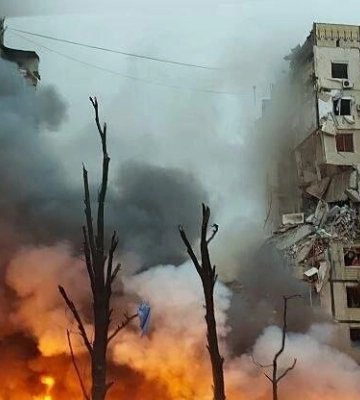 Окупанти влучили у багатоповерховий житловий будинок у Дніпрі, під завалами люди (ФОТО)