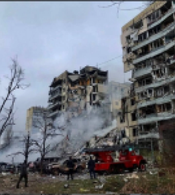 Російська ракета зруйнувала багатоповерховий будинок у Дніпрі