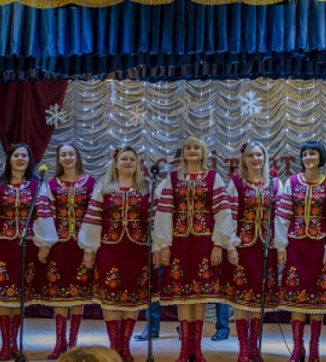 34 тисячі гривень, що наколядував жіночий ансамбль, передадуть на тепловізор для односельчанина