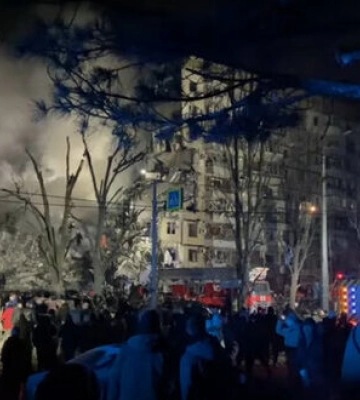 Росіяни влучили у багатоповерхівку в Дніпрі | Репортаж з місця трагедії. ВIДЕО