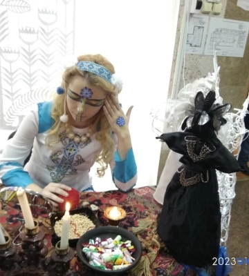 Відома майстриня представила свої ляльки-мотанки на виставці «Карнавал» у Миколаєві