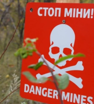 На Миколаївщині авто підірвалося на міні, серед постраждалих є немовля