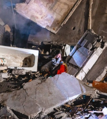 Дівчина, яку врятували з багатоповерхівки у Дніпрі, розповіла, що бажає лише одного