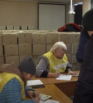 У прифронтове Білозерське доставили гумдопомогу