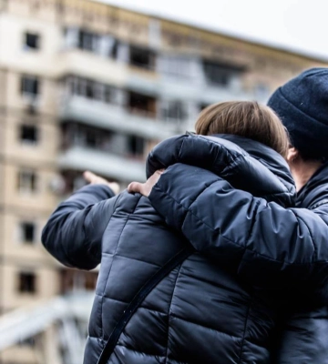 Ракетний удар по житловому будинку в Дніпрі: вогнеборці нарешті вгамували пожежу, - ФОТО