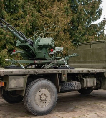 Бригада тероборони Рівного отримала 5 вантажівок DAF із зенітними установками для боротьби з &quot;шахедами&quot;. ВІДЕО+ФОТОрепортаж