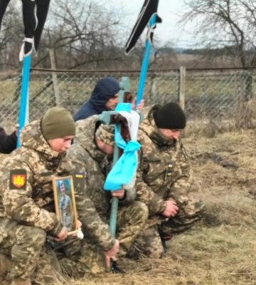 Наймолодший із трьох синів: на Волині попрощалися з Героєм Олександром Євстуровим