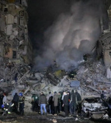 Кількість загиблих внаслідок ракетного удару по житловому будинку у Дніпрі сягнула 35 осіб