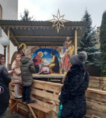 У Перечині встановили вертеп з живими овечками