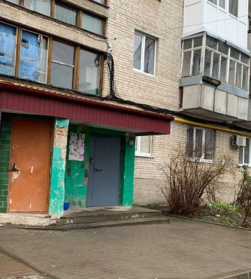 Поруч лежала рушниця: у Луцьку в квартирі знайшли застрелене подружжя