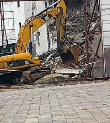 Від Драмтеатру в окупованому Маріуполі залишилася одна стінка, - Андрющенко
