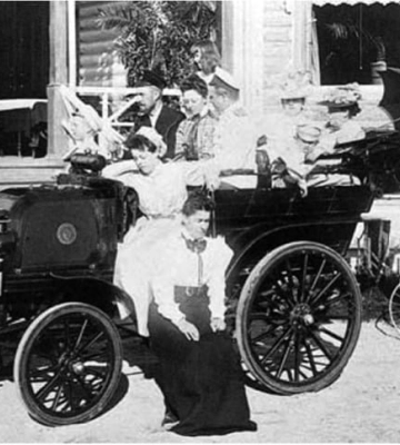 В интернете показали один из первых автомобилей в Украине: его купили 125 лет назад 