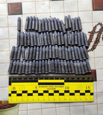 У Рівненському районі поліція вилучила понад півтисячі патронів