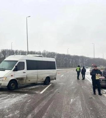 ДТП на Полтавщині: пасажирка вийшла з пошкодженого авто і потрапила під мікроавтобус
