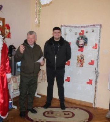 Закарпатський меценат Андрій Петьовка завітав у будинок-інтернат з дарунками для дітей