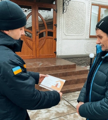 У Чернівцях рятувальники попереджають громадян про небезпеку пожеж у житлових секторах