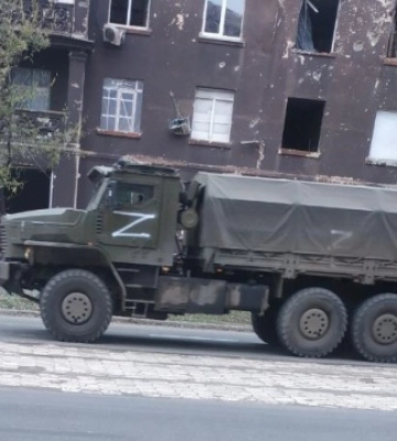 У Маріуполі фіксують рух тягачів із танками й вантажівок із військовими рф у бік Бердянська