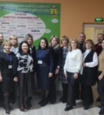 Володимирські освітяни переймали досвід у Славуті