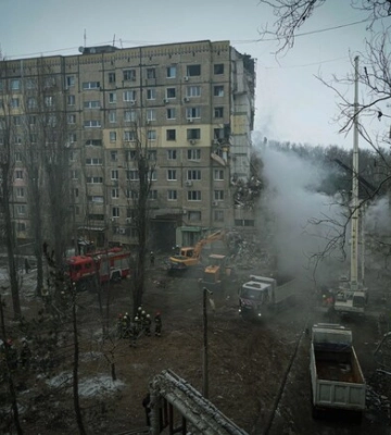 З&#039;явилося відео моменту влучення російської ракети у житловий будинок у Дніпрі