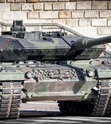 Уоллес призвал Шольца разрешить поставку танков Leopard в Украину