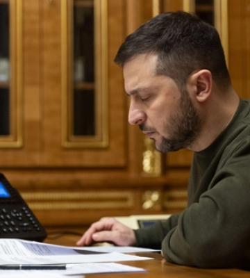 Під завалами багатоквартирного будинку у Дніпрі можуть перебувати ще 25 людей — Зеленський