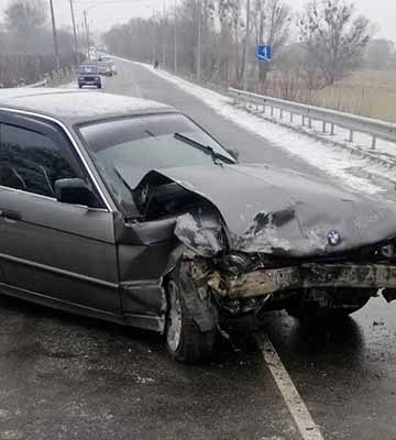На Полтавщині зіткнулися BMW та Deo Lanos: двоє травмованих (ФОТО)