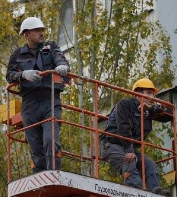 Миколаївська міська рада продовжує відновлювати пошкоджені будинки та адмінбудівлі