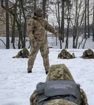У Дубровиці лунають постріли