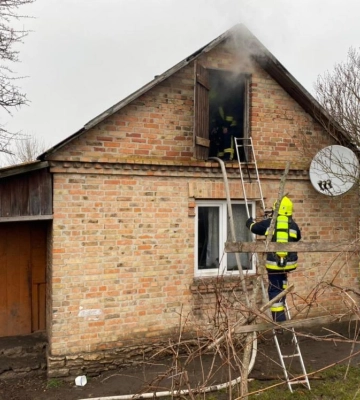 На Рівненщині горів житловий будинок