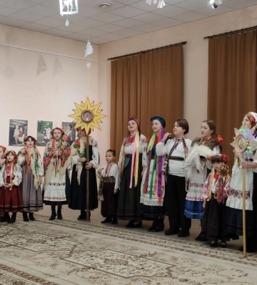 «Війна вкрала в нас безпеку, але їй не зламати нашого духу любові» - у Полтаві відкрилася фотовиставка Анни Сенік