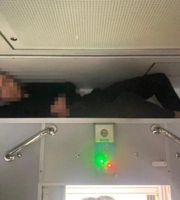 Полтавець, сховавшись під ковдрою,  намагався незаконно виїхати за кордон