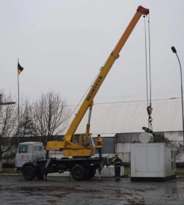 Закарпатські рятувальники отримали генератор потужністю 630 кВт з Словаччини