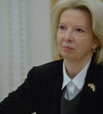Глава Міноборони Латвії прибула до України