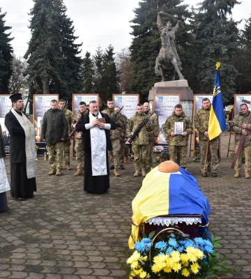 У Дубні попрощалися із штаб-сержантом Олегом Ковригою