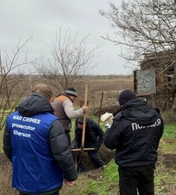 Тіла трьох цивільних, які загинули від російських обстрілів, знайшли на Херсонщині. ФОТО