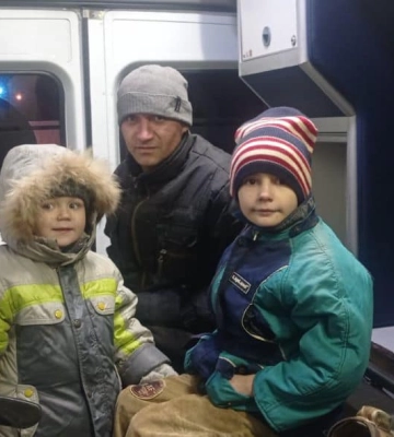 На Донеччині вогнеборці врятували двох дітей
