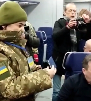 Як прикордонники оформляли пасажирів першого рейсу потягу Валя-Вішеулуй-Рахів (відео)