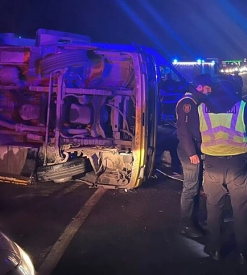 Поблизу Львова зіткнулися вантажівка та автобус: десятки постраждалих 
