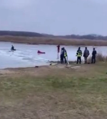 В Білоцерківському районі на річці Рось під кригу провалились діти, усіх врятувати не вдалось