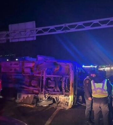На окружній дорозі Львова сталася масштабна ДТП - зіткнулася вантажівка та автобус, постраждало 20 осіб, - ОВА. ФОТО