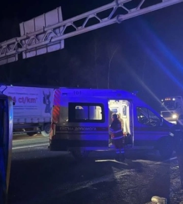 ДТП під Львовом: постраждалих вже понад 30, двоє з них у важкому стані