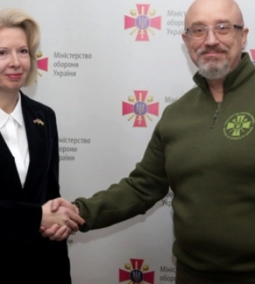 Резніков зустрівся зі новою очільницею міноборони Латвії