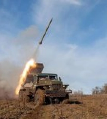 Россия сосредоточена на Бахмуте, пытается атаковать на трех направлениях – Генштаб