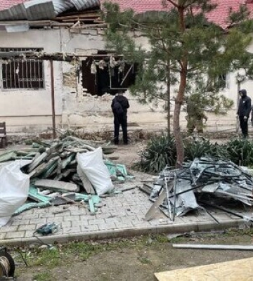 Рашисти 83 рази атакували Херсонщину, у Херсоні поцілили в об’єкт критичної інфраструктури та житлові будинки