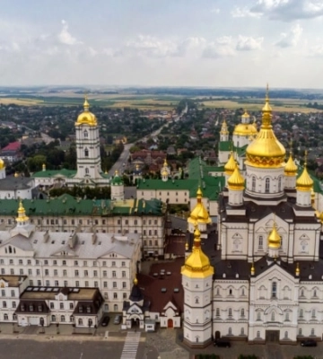 Українська чи проросійська: якою буде доля Почаївської лаври? Репортаж з Почаєва