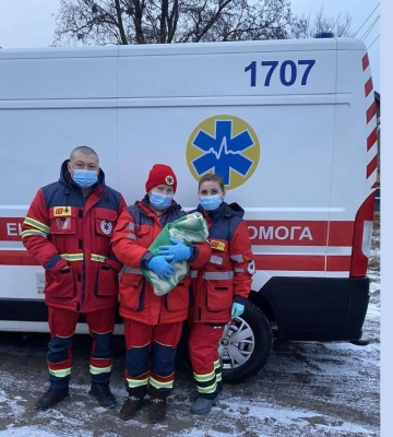 Бригада “швидкої” прийняла пологи на Харківщині