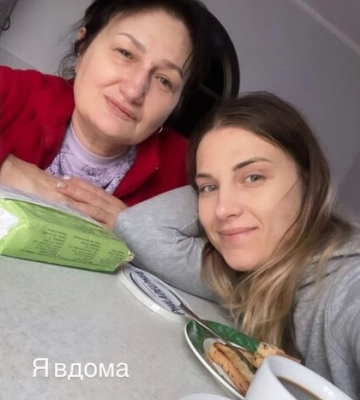 Ольга Харлан вперше з лютого приїхала до рідного Миколаєва та показала маму