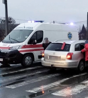 У Рівному водій збив пенсіонерку на пішоході